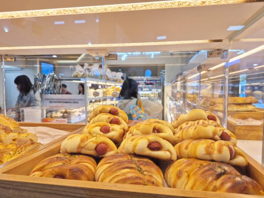 NEW BREADTOP BAKERY OPENS AT INALA PLAZA